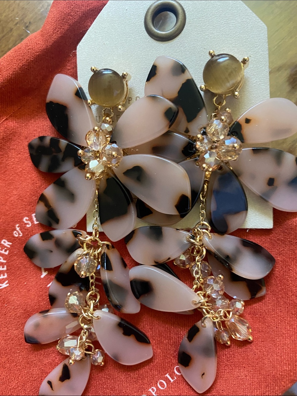 STUNNING NEW Anthropologie Blush Pink Tortoiseshell Floral Drop Earrings 4”